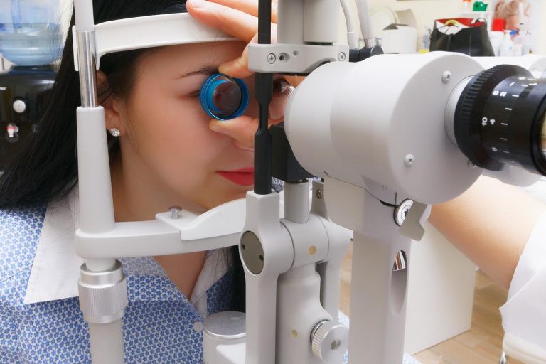 Home Overzicht van diverse optiek apparatuur gebruikt voor oogmetingen en correcties in de optische sector